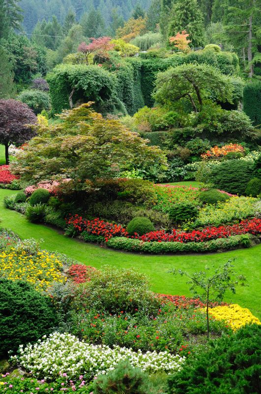 Local Floral Landscaping pros at work